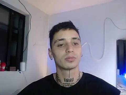 Snapshot of xalejo_max chatting on 11.17.25 xalejo max online show from 11.17.25