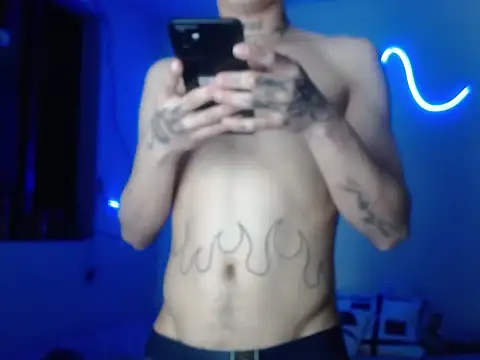 Snapshot of xalejo_max chatting on 11.29.25 xalejo max online show from 11.29.25