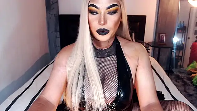 xTrixieMae online show from 11.02.25