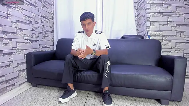 Crazy Cult Sex online show from 04.30.26