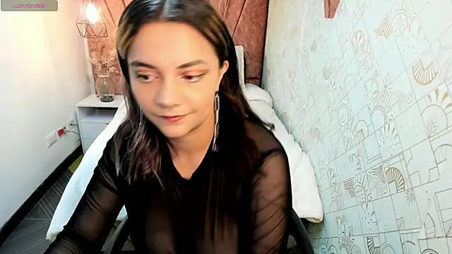 Kiara Cruz   online show from 04.29.26