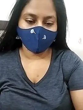 Snapshot of Shy_Peehu chatting on 04.18.26 Shy Peehu online show from 04.18.26