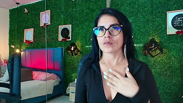 Linagh  online show from 11.10.25