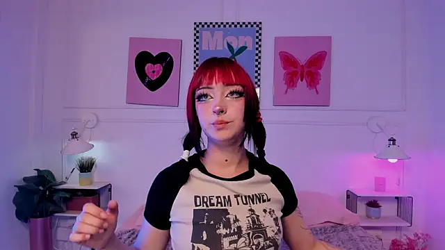 Zoe Lynch  online show from 04.22.26