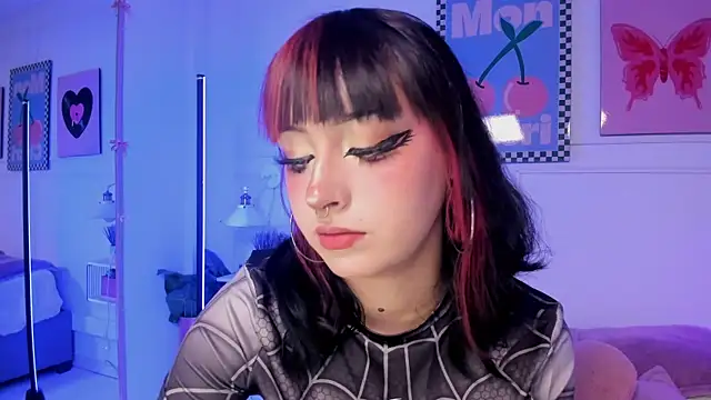 Zoe Lynch  online show from 07.29.26
