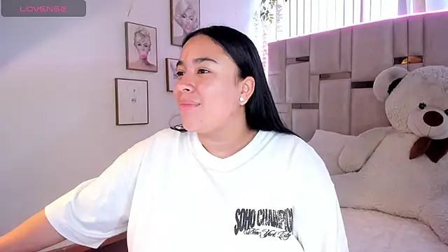Zoey thompson online show from 07.03.26
