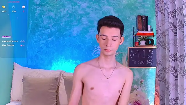 Snapshot of VicenteFerrer chatting on 09.13.25 VicenteFerrer online show from 09.13.25