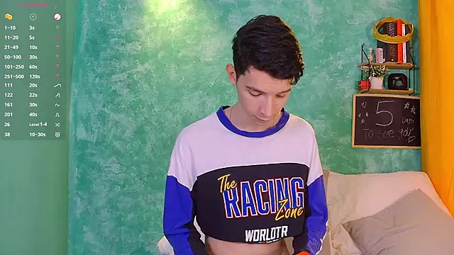 Snapshot of VicenteFerrer chatting on 10.17.25 VicenteFerrer online show from 10.17.25