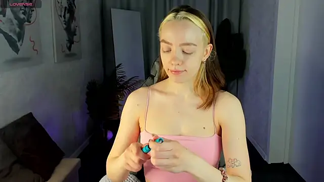 R0cket bunny online show from 04.22.26
