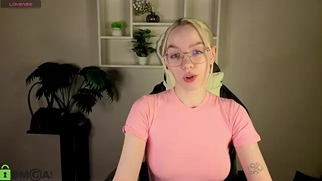 R0cket bunny online show from 04.28.26