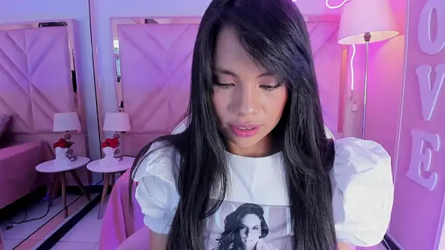 anyjones  online show from 10.08.25