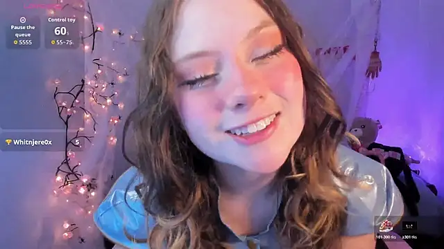 Snapshot of Lil_bela chatting on 11.06.25 Lil bela online show from 11.06.25