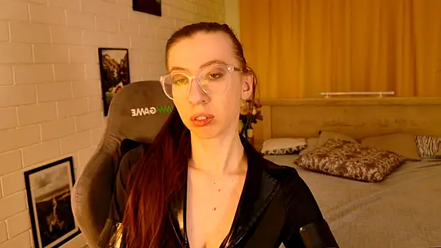 Snapshot of CareyJonas chatting on 03.07.26 CareyJonas online show from 03.07.26