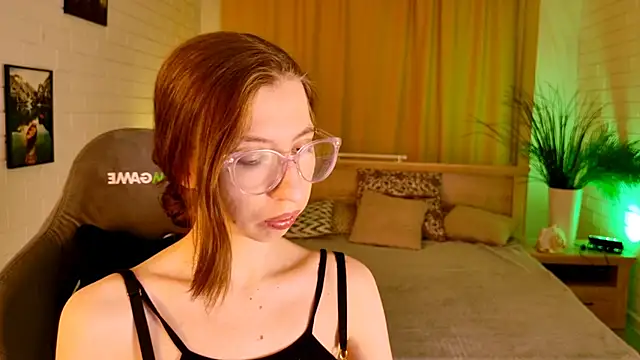 Snapshot of CareyJonas chatting on 03.23.26 CareyJonas online show from 03.23.26