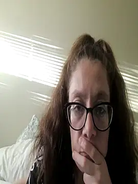 Snapshot of isabellenoela chatting on 10.31.25 isabellenoela online show from 10.31.25