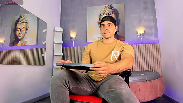 Snapshot of Liam_walk_ chatting on 09.21.25 Liam walk online show from 09.21.25