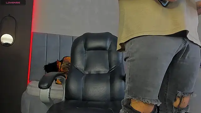 Snapshot of Liam_walk_ chatting on 03.08.26 Liam walk online show from 03.08.26