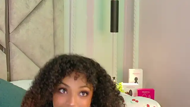 Snapshot of Cristal-Jonnes chatting on 07.05.26 Cristal-Jonnes online show from 07.05.26