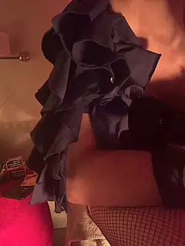 Snapshot of troiapompea chatting on 02.10.26 troiapompea online show from 02.10.26