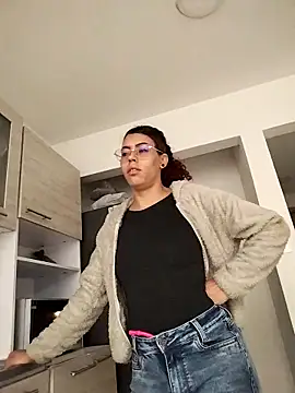 Pamelamiler   online show from 10.30.25