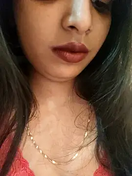 Maahhii 2 online show from 10.29.25