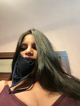 Maahhii 2 online show from 05.22.26