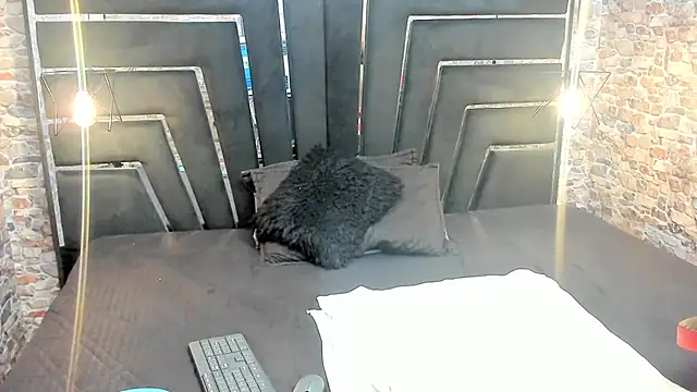 Snapshot of ALYANNA_HOT_ chatting on 11.23.25 ALYANNA HOT online show from 11.23.25