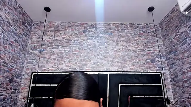 Snapshot of ALYANNA_HOT_ chatting on 12.01.25 ALYANNA HOT online show from 12.01.25