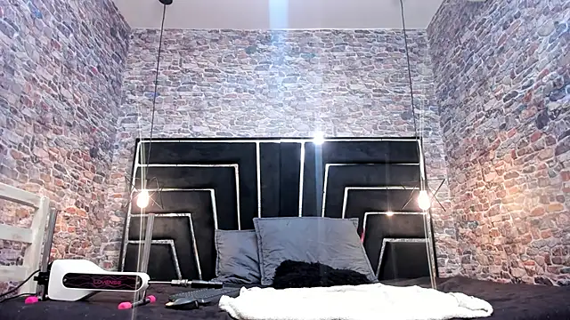 Snapshot of ALYANNA_HOT_ chatting on 12.15.25 ALYANNA HOT online show from 12.15.25