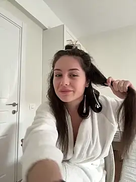 Snapshot of Ashley-Evans chatting on 02.14.25 Ashley-Evans online show from 02.14.25