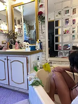 Snapshot of TranSexualJade95 chatting on 06.27.26 TranSexualJade95 online show from 06.27.26