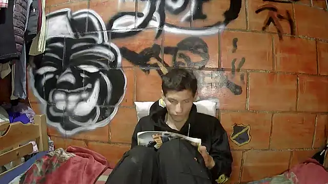 Snapshot of alexandercruz chatting on 06.25.26 alexandercruz online show from 06.25.26