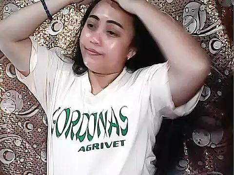 Snapshot of Pinay_Chubby20 chatting on 11.19.25 Pinay Chubby20 online show from 11.19.25