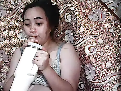 Snapshot of Pinay_Chubby20 chatting on 12.15.25 Pinay Chubby20 online show from 12.15.25