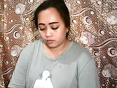 Snapshot of Pinay_Chubby20 chatting on 12.22.25 Pinay Chubby20 online show from 12.22.25