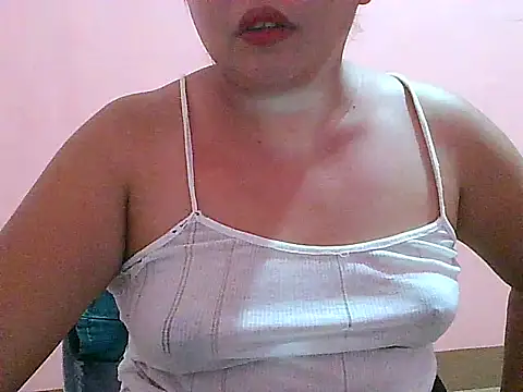 Snapshot of fresh_rosie chatting on 05.27.26 fresh rosie online show from 05.27.26