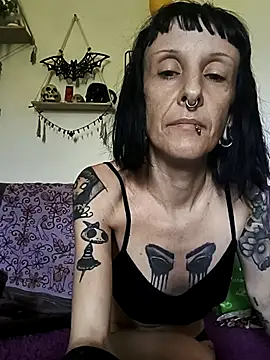 Snapshot of DEALYLITH chatting on 09.28.25 DEALYLITH online show from 09.28.25