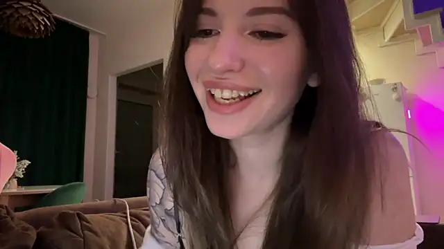 Snapshot of Voytinyme chatting on 11.12.25 Voytinyme online show from 11.12.25