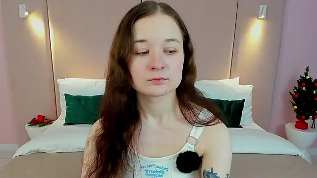 Snapshot of NancyJonson chatting on 12.22.25 NancyJonson online show from 12.22.25