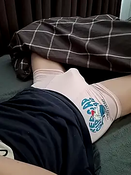 Snapshot of rikutorikukuto chatting on 12.16.25 rikutorikukuto online show from 12.16.25