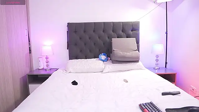 Snapshot of andrea_magic69 chatting on 02.13.26 andrea magic69 online show from 02.13.26