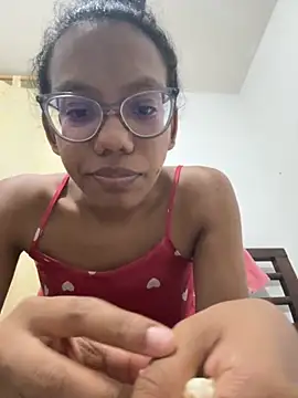 Snapshot of Valen1800 chatting on 09.19.25 Valen1800 online show from 09.19.25