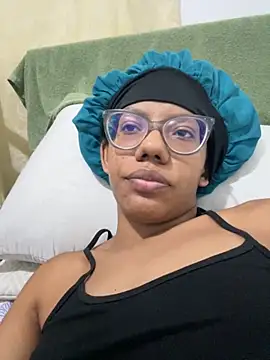 Snapshot of Valen1800 chatting on 10.31.25 Valen1800 online show from 10.31.25