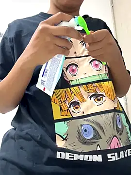 Snapshot of Valen1800 chatting on 11.21.25 Valen1800 online show from 11.21.25