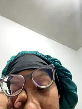 Snapshot of Valen1800 chatting on 01.08.26 Valen1800 online show from 01.08.26