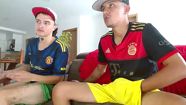 Snapshot of skinny23cm chatting on 01.08.25 skinny23cm online show from 01.08.25