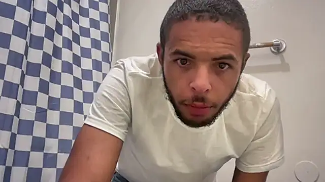 Snapshot of DERTYLAY chatting on 11.02.25 DERTYLAY online show from 11.02.25