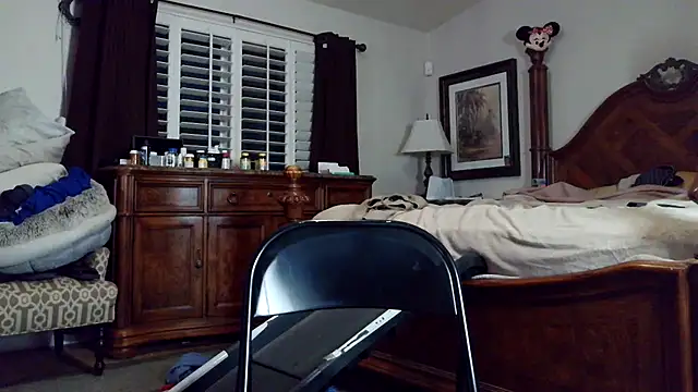 DERTYLAY online show from 04.27.26