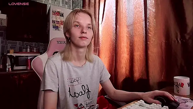 Madelaineses online show from 06.12.26