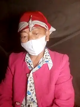 Snapshot of VangLe73 chatting on 10.26.25 VangLe73 online show from 10.26.25